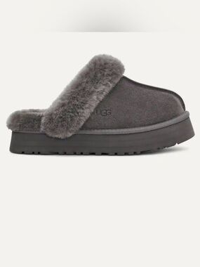 UGG Disquette size 8 women’s